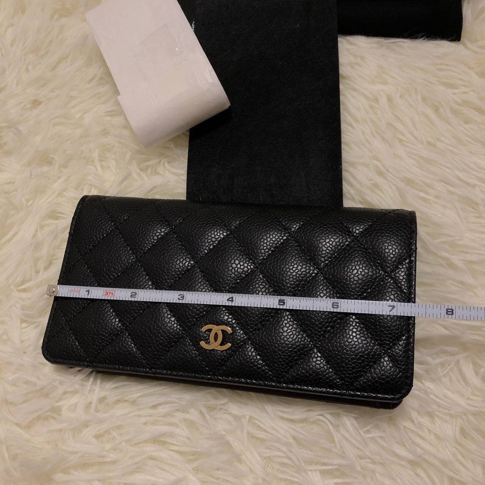 Chanel Wallet (Free Dior lip glow) - Picture 10 of 16